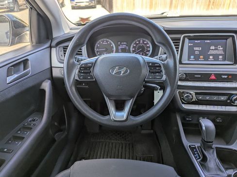 Used 2018 Hyundai Sonata SE FWD image 16