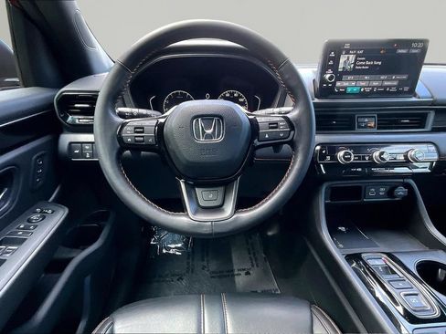 Used 2023 Honda Pilot TrailSport image 9