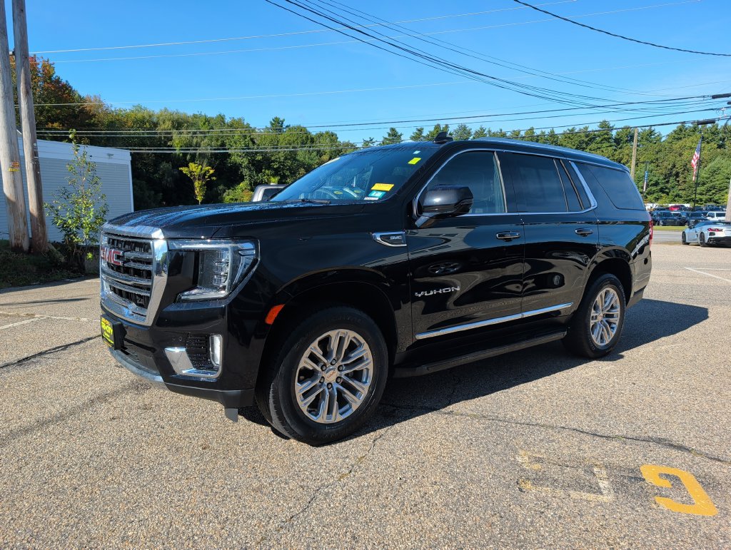 Used 2024 GMC Yukon SLT w/ SLT Premium Package AWD/4WD image 1