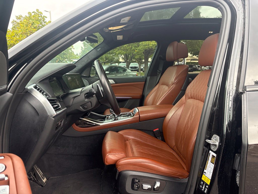 Used 2021 BMW X7 M50i AWD/4WD image 10