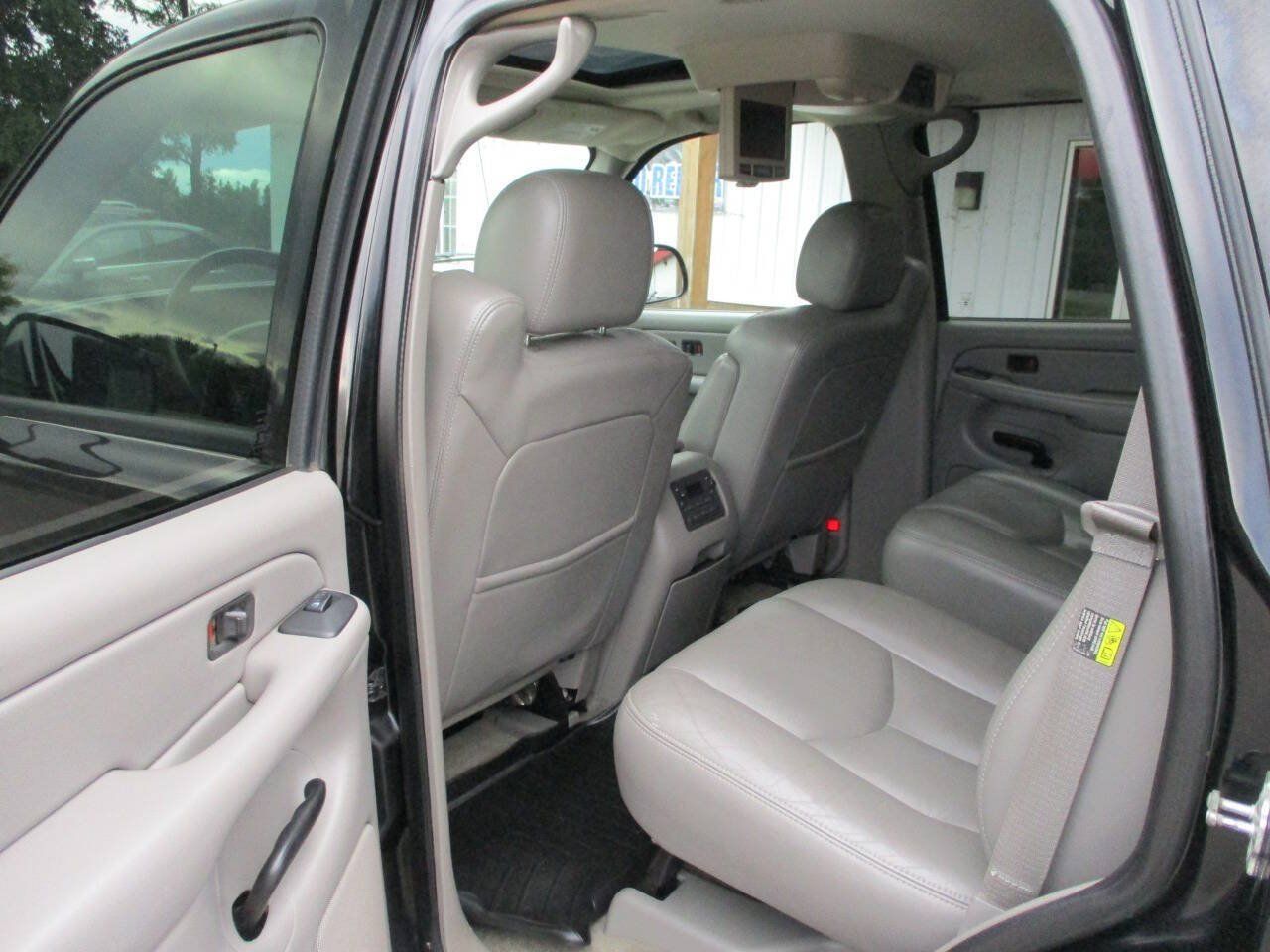 Used 2004 Chevrolet Tahoe Z71 w/ Z71 Preferred Equipment Group AWD/4WD image 20