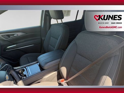 Used 2024 Chevrolet Traverse LT FWD image 17