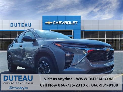 Certified 2024 Chevrolet Trax LT w/ Driver Confidence Package image 1