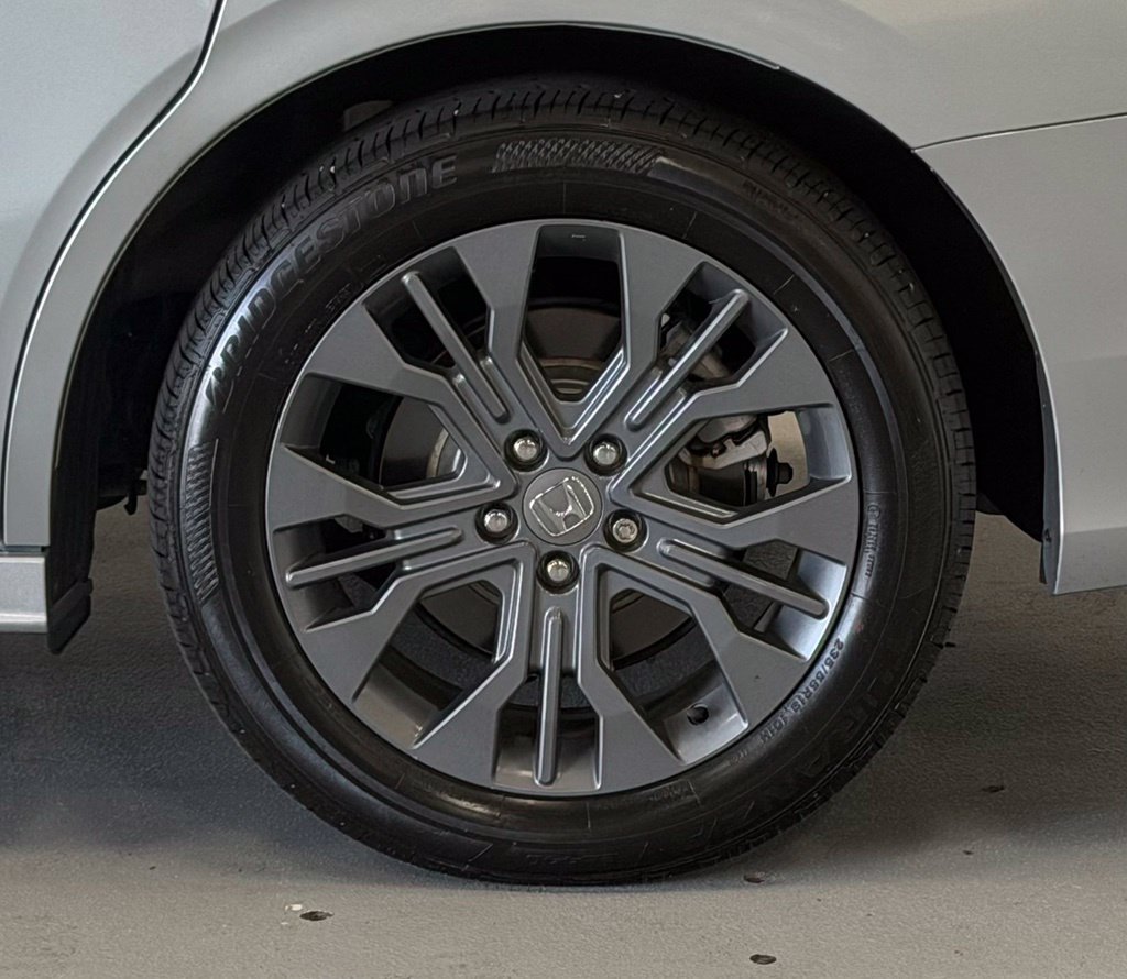 Used 2025 Honda Odyssey Touring image 8