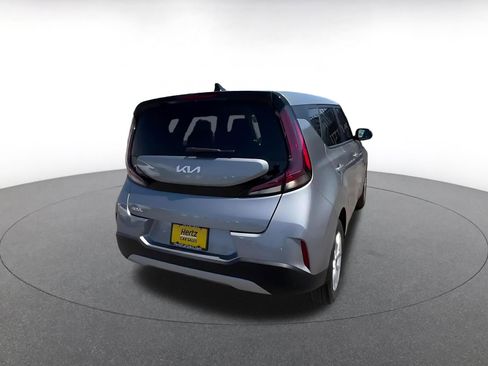 Used 2025 Kia Soul LX w/ LX Technology Package FWD image 14