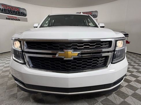 Used 2019 Chevrolet Suburban LT RWD image 2