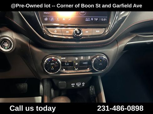 Used 2023 Chevrolet TrailBlazer RS w/ Convenience Package AWD/4WD image 19