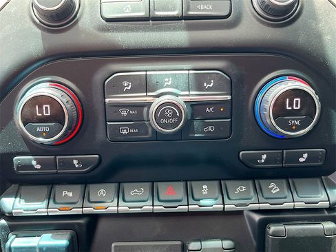 Used 2021 Chevrolet Silverado 1500 LT Trail Boss w/ LT Trail Boss Premium Package image 15