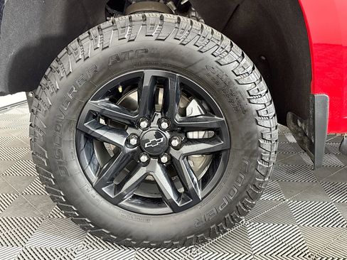 Used 2021 Chevrolet Silverado 1500 Custom Trail Boss w/ LPO, Dark Essentials Package AWD/4WD image 34