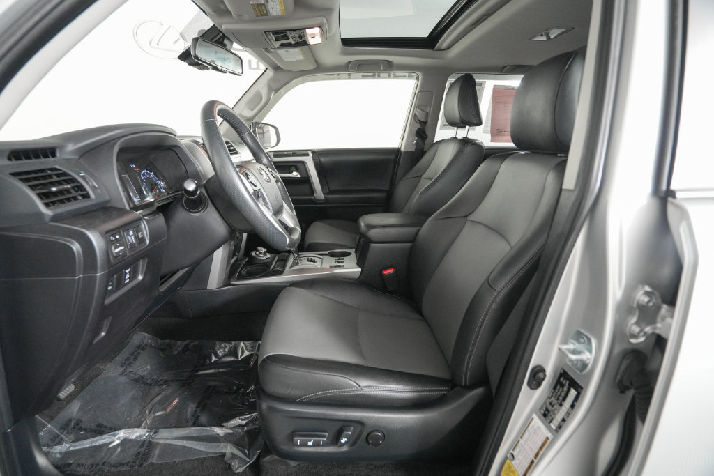 Used 2021 Toyota 4Runner SR5 Premium w/ Moonroof Package AWD/4WD image 9