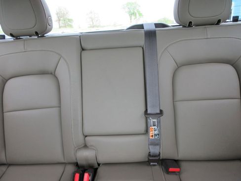 Used 2015 GMC Canyon SLT w/ Driver Alert Package image 22