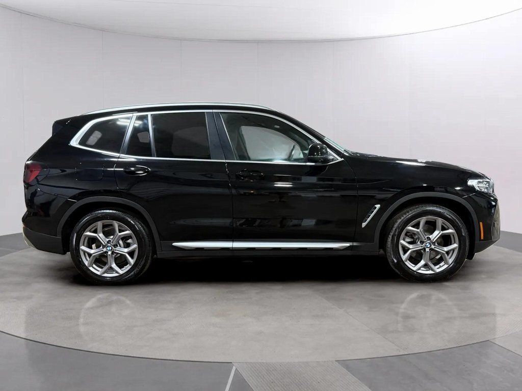 Used 2022 BMW X3 xDrive30i AWD/4WD image 2