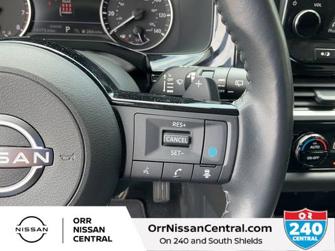 Used 2025 Nissan Pathfinder SL w/ Black Appearance Package FWD image 20