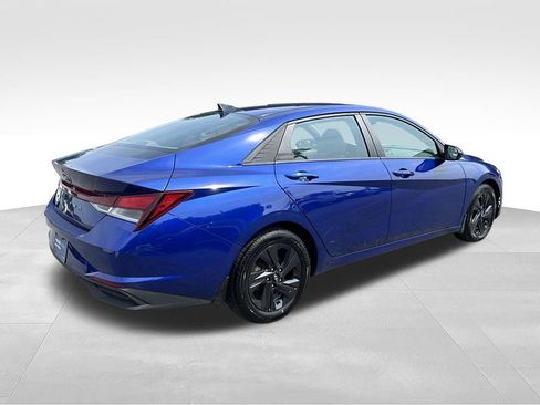 Certified 2023 Hyundai Elantra SEL FWD image 7