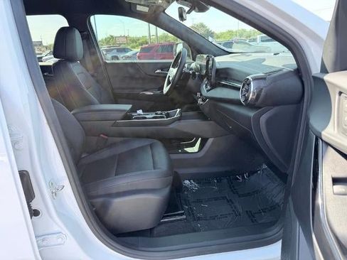 Used 2026 Chevrolet Equinox LT w/ Convenience Package II FWD image 13