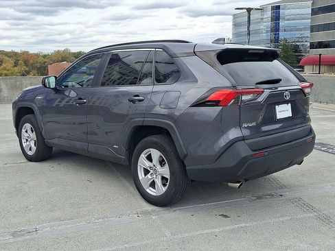 Used 2020 Toyota RAV4 LE image 3