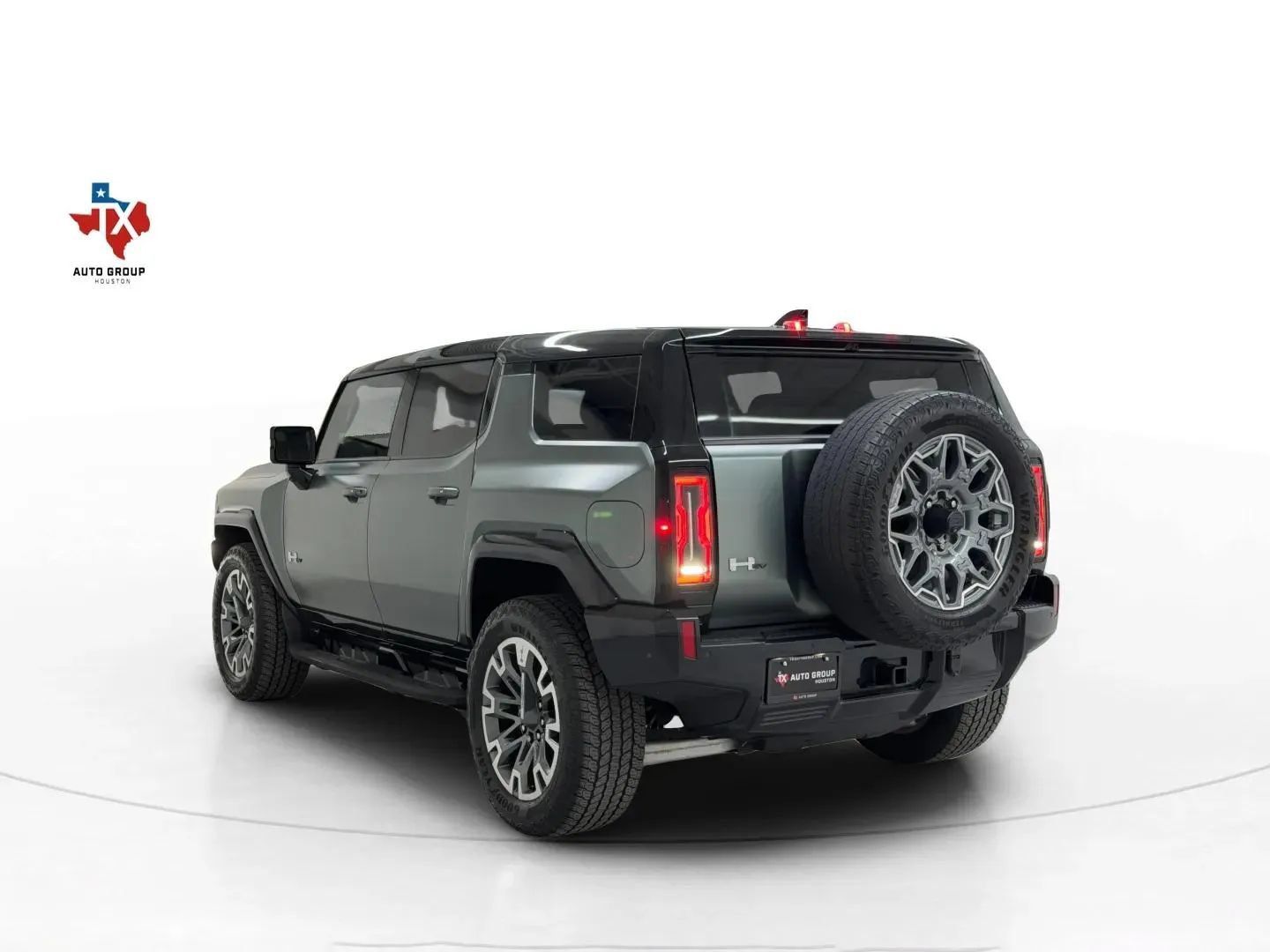 Used 2024 GMC Hummer EV 3X w/ LPO, Cargo Utility Package AWD/4WD image 54