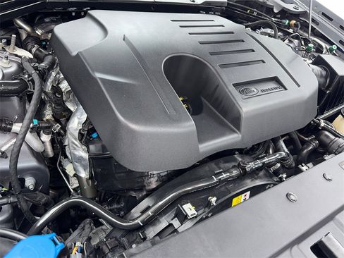 Used 2024 Land Rover Defender 110 X-Dynamic SE image 62