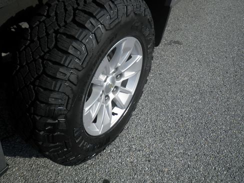 Used 2023 Chevrolet Silverado 1500 LT w/ Protection Package image 10