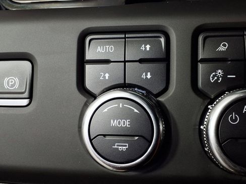 Used 2024 GMC Sierra 2500 AT4X AWD/4WD image 15