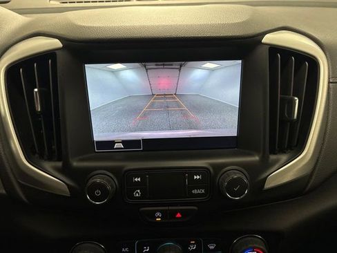 Used 2024 GMC Terrain SLT image 36