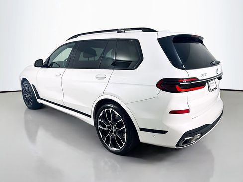 Used 2023 BMW X7 xDrive40i w/ Executive Package AWD/4WD image 3