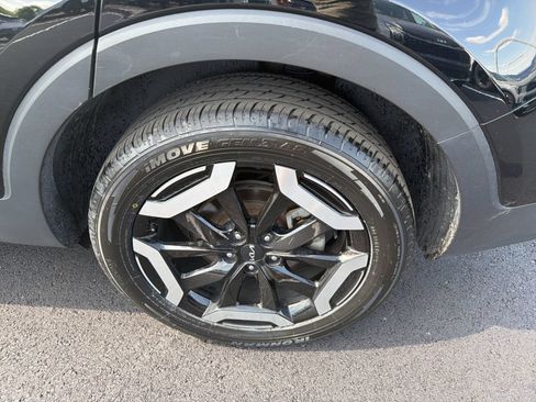 Certified 2023 Kia Telluride S w/ S Sunroof Package AWD/4WD image 27
