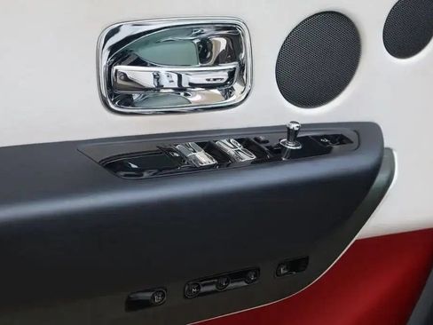 Certified 2019 Rolls-Royce Cullinan AWD/4WD image 18