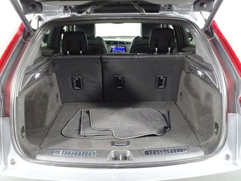 Used 2023 Cadillac XT4 Premium Luxury image 13