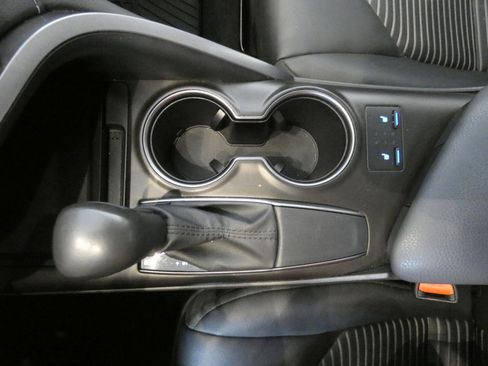 Used 2024 Toyota Camry SE image 14