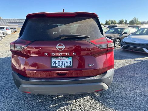 Used 2023 Nissan Rogue SV FWD image 6