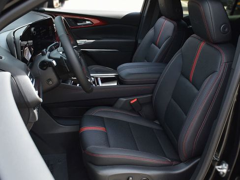 New 2026 Chevrolet Traverse RS image 8