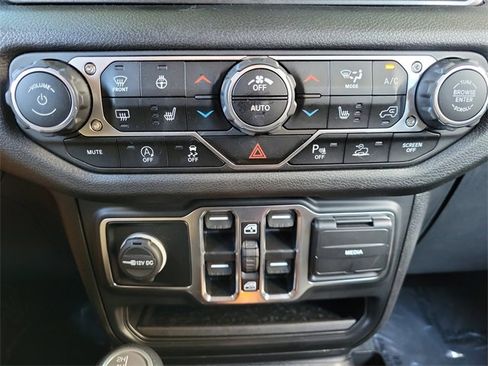 Used 2024 Jeep Wrangler Sport S image 25