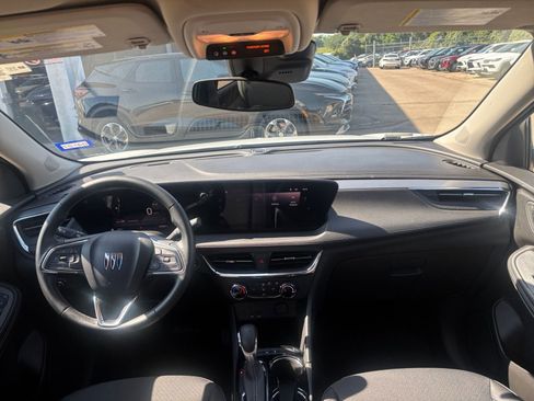Used 2025 Buick Encore GX Preferred FWD image 32