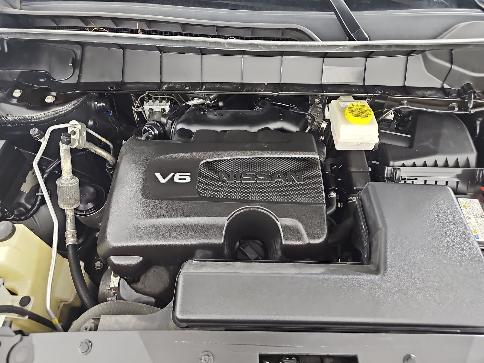 Used 2022 Nissan Pathfinder SV w/ SV Black Package AWD/4WD image 30