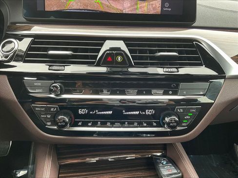Used 2023 BMW M550i xDrive w/ Executive Package AWD/4WD image 15