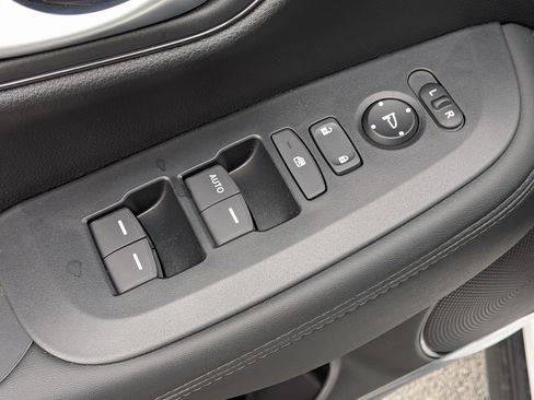 New 2026 Honda HR-V LX image 13