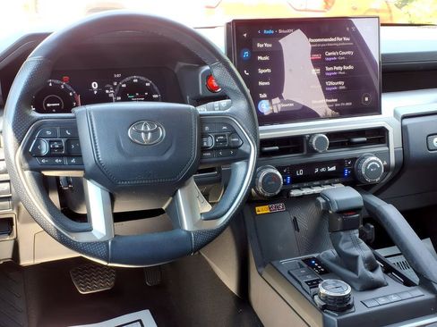 Used 2025 Toyota 4Runner TRD Off-Road Premium AWD/4WD image 12