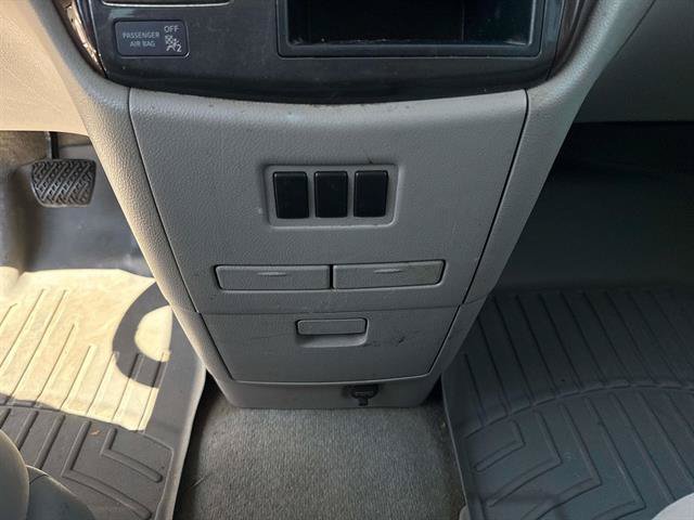 Used 2015 Nissan Quest SV FWD image 26