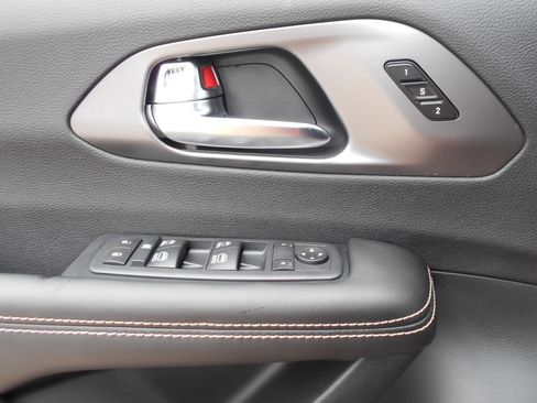 New 2026 Chrysler Pacifica Select image 13