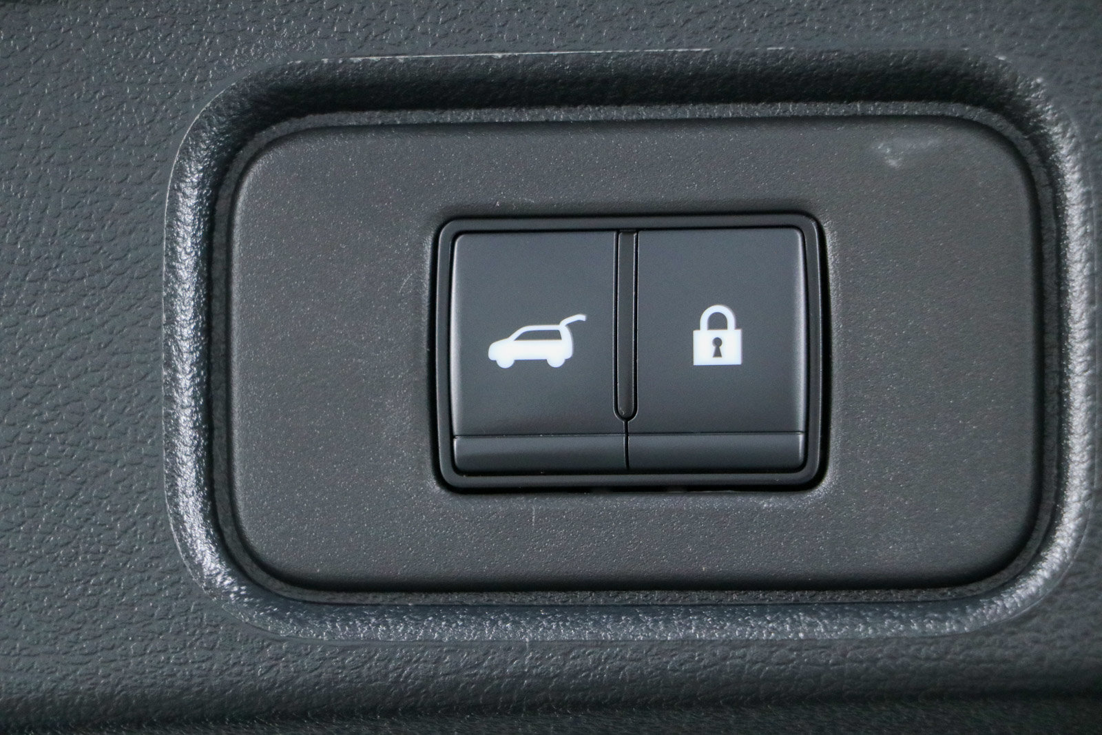 Used 2024 Nissan Pathfinder SL FWD image 31