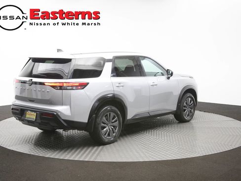 Used 2024 Nissan Pathfinder S AWD/4WD image 40