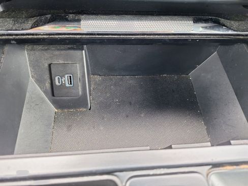 Used 2023 Ford F150 Lariat RWD image 17