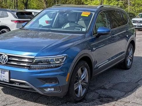 Used 2018 Volkswagen Tiguan SEL Premium AWD/4WD image 2