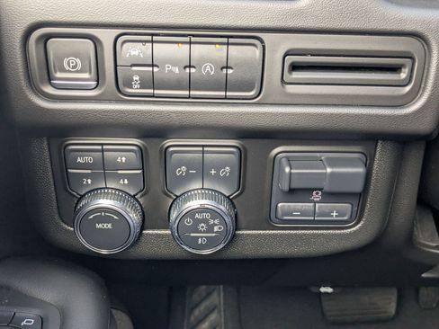 Used 2024 GMC Yukon XL SLE w/ Max Trailering Package AWD/4WD image 20