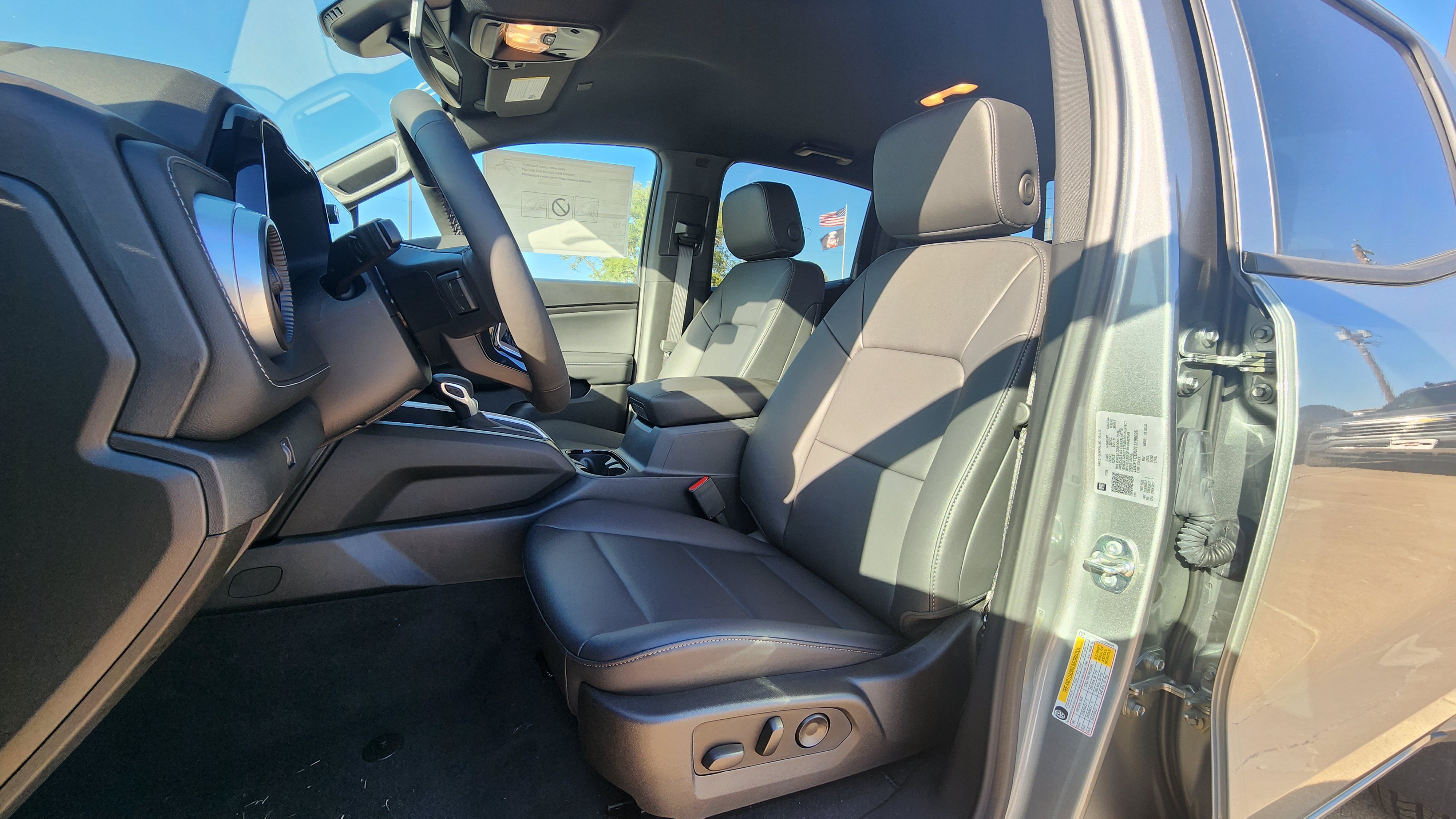 New 2026 Chevrolet Colorado LT w/ LT Convenience Package AWD/4WD image 10