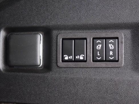 Used 2024 Chevrolet Tahoe High Country image 23