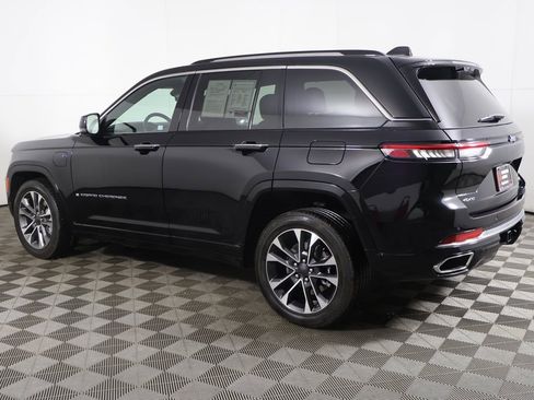 Used 2023 Jeep Grand Cherokee Overland w/ Advanced Protech Group III image 17