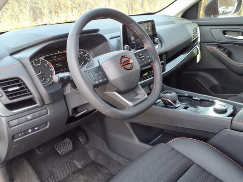 New 2026 Nissan Rogue Rock Creek image 9