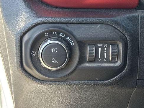 Used 2022 Jeep Gladiator Rubicon AWD/4WD image 23